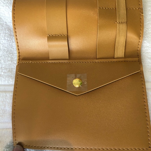 New in box vegan leather travel tech organizer - Picture 3 of 9